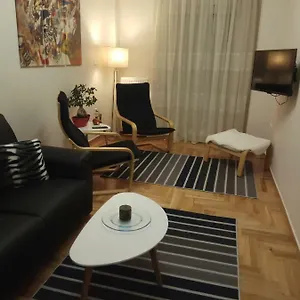 New Stylish And Cozy House Near Metro Station Διαμέρισμα