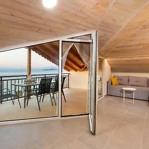 Theasi Apartment